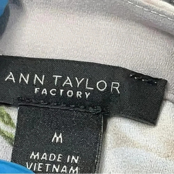 Ann Taylor Long Sleeve Grey Lilac Floral Blouse Women’s Size Medium M - Picture 3 of 6